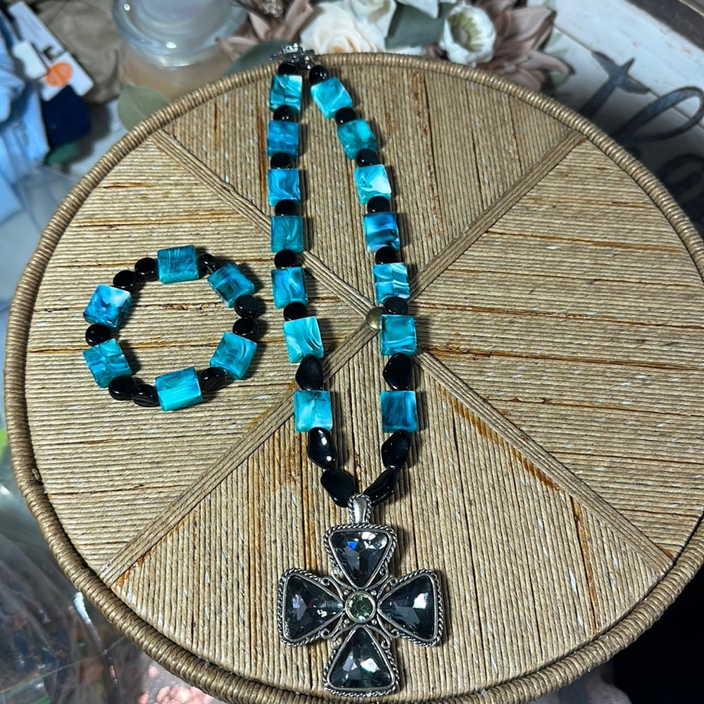 Handmade gorgeous beaded necklace and bracelet set